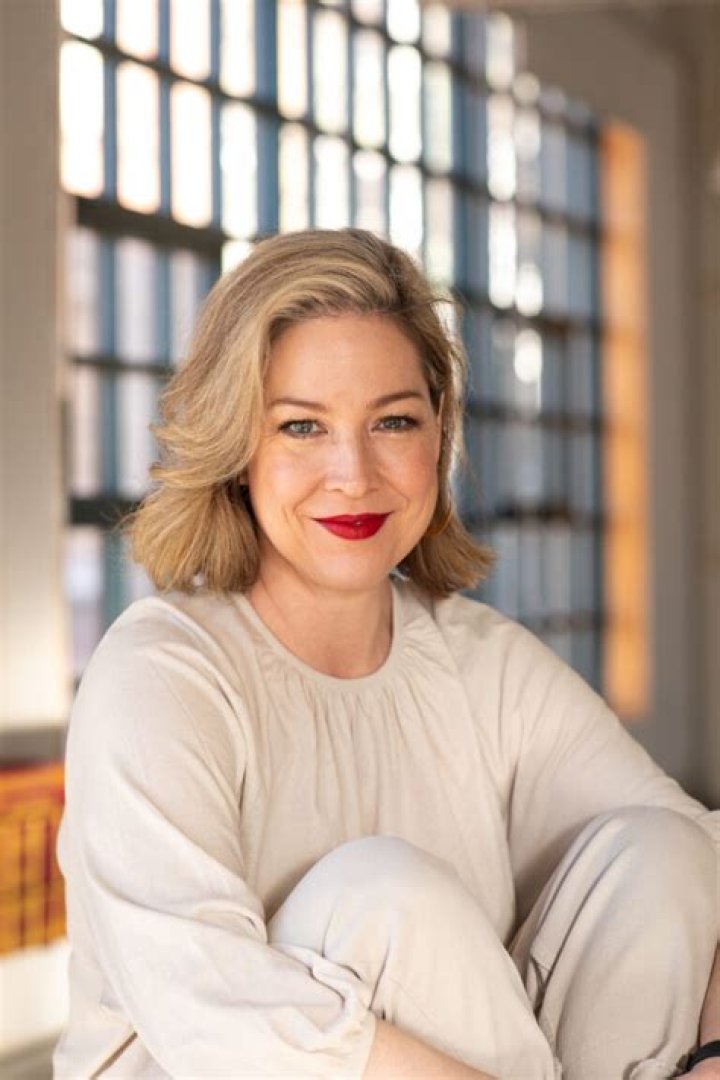 Amy Devers Net Worth, Income, Salary, Earnings, Biography