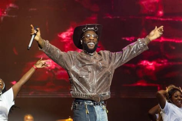 
Beyonce is wowed by singer Burna Boy when they finally met in Paris. 