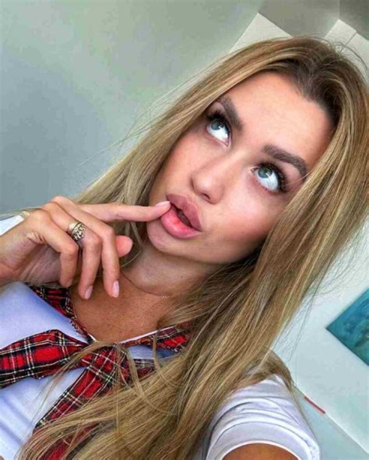 
Chloe Watson Height, Weight, Net Worth, Age, Birthday, Wikipedia, Who, Nationality, Biography 