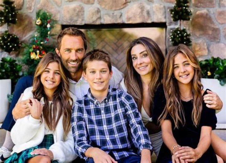 Crystal Espinal Biography; Net Worth, Age, Height, Twins, Parents, Siblings And Husband