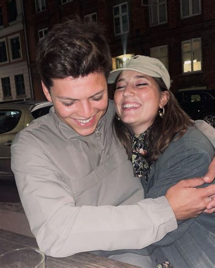 Does Alex Høgh Andersen Have A Girlfriend?