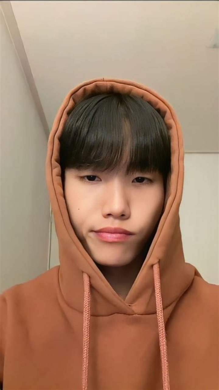 Famous Korean Tiktok Star Mama Boy Arrested : Ox_Zung AKA Sea Won Jeong 7 Years In Prison Charges - SarkariResult
