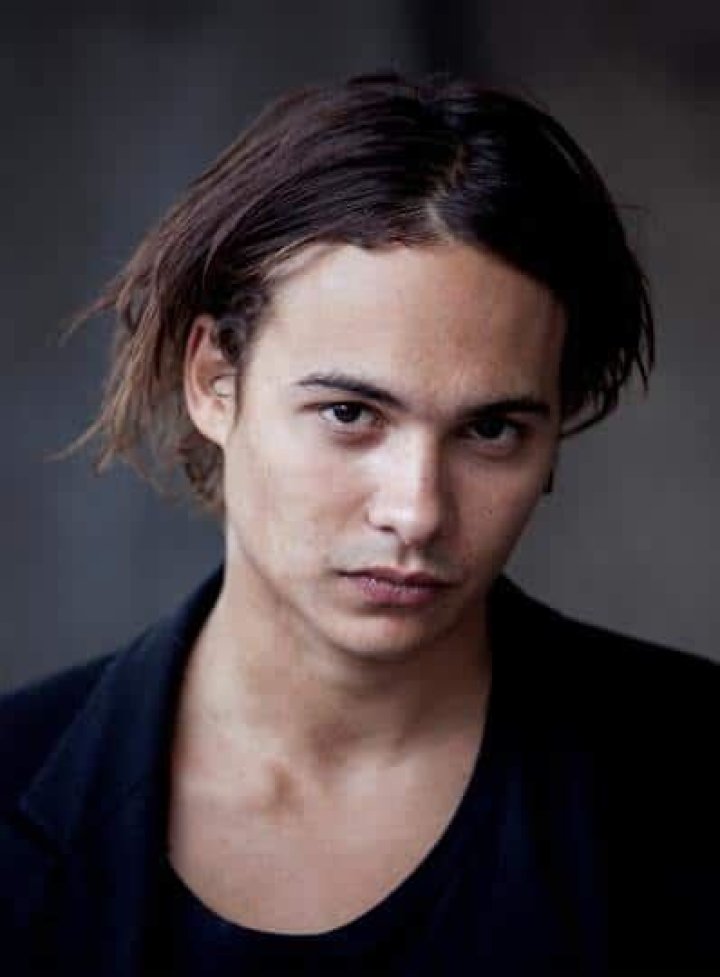 Frank Dillane Height, Weight, Net Worth, Age, Birthday, Wikipedia, Who, Instagram, Biography