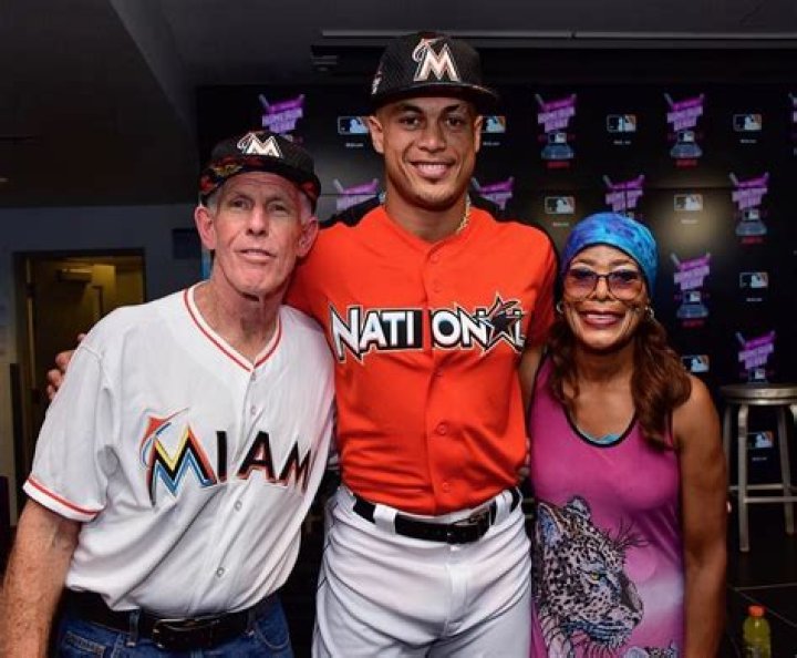 Giancarlo Stanton’s Net Worth, Biography, Career, Awards, Fact and Life Story