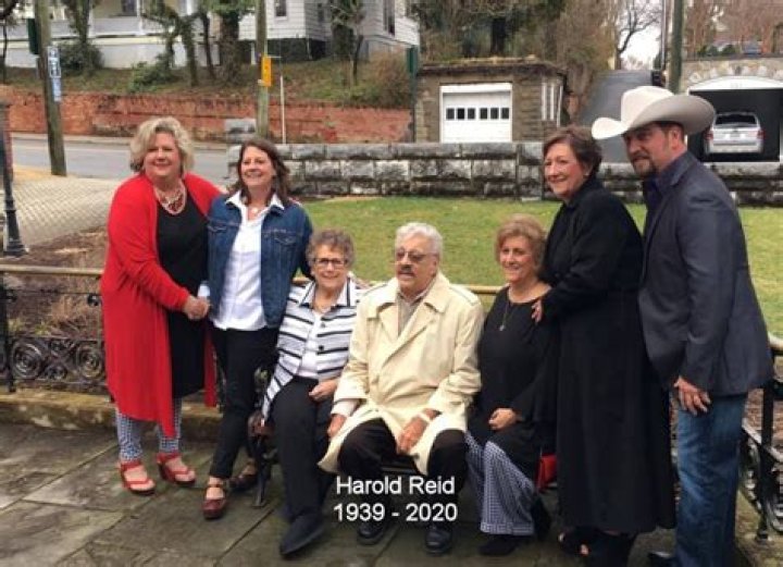 Harold Reid Net Worth