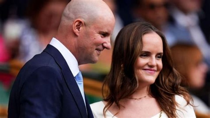 
Here’s The Untold Truth We Know About Andrew Strauss’ Wife, Ruth McDonald 