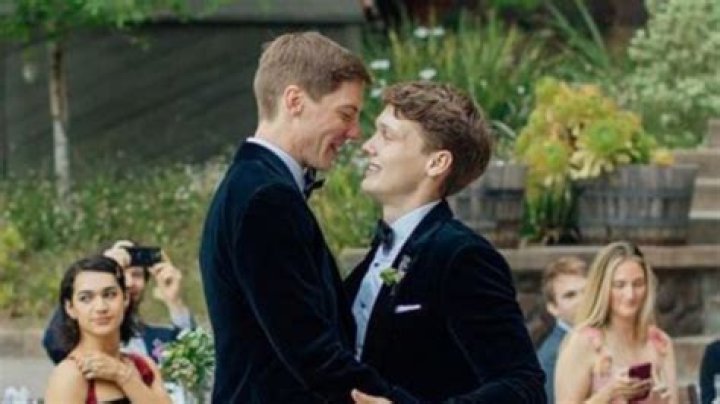 Hunter Doohan Lost His Dad But His Mother Walked Him Down The Isle On His Wedding Day