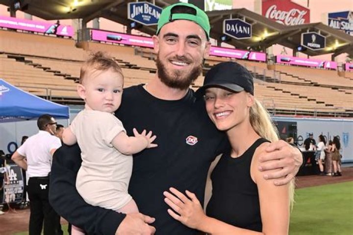 Is Cody Bellinger Married To His Girlfriend Chase Carter? Family And Relationship