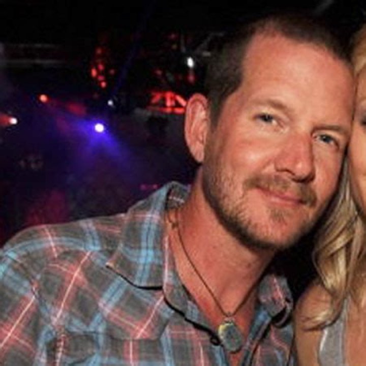 Is Jamie Wollam Married or Dating? His Wiki, Age, Wife and Net worth