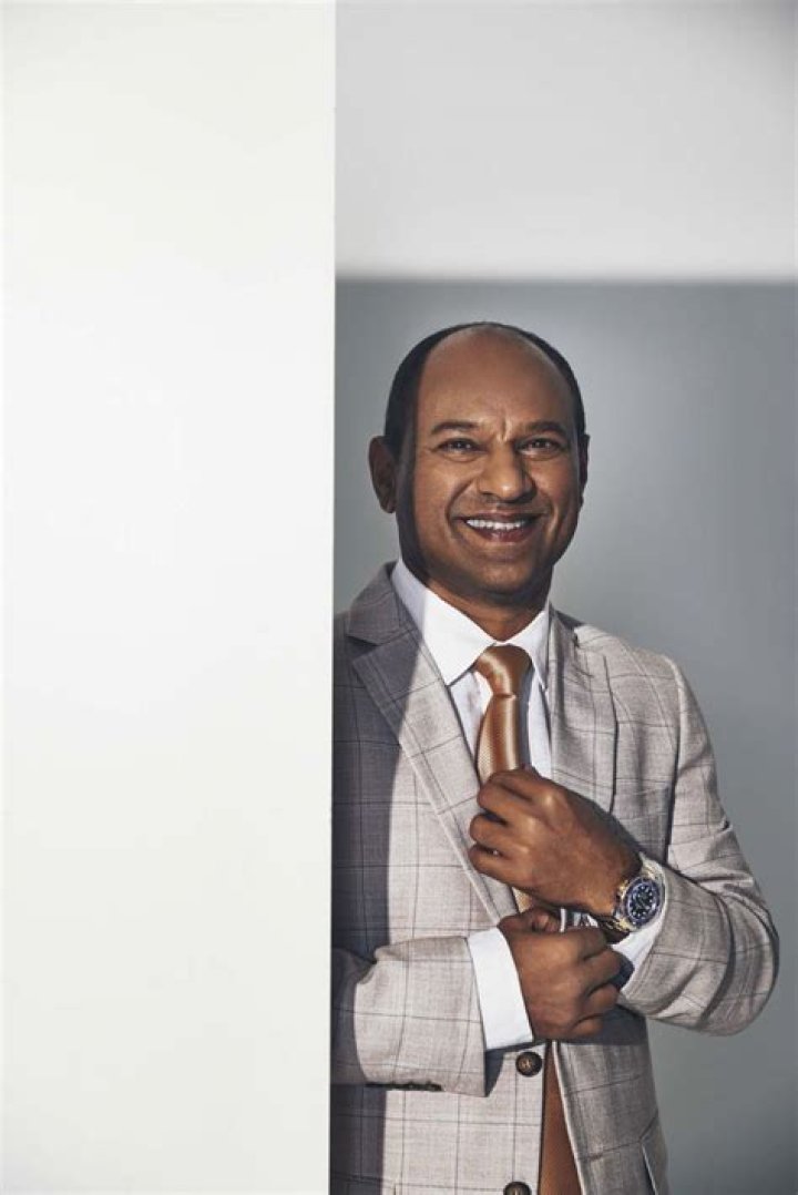 Ismail kanater Net Worth