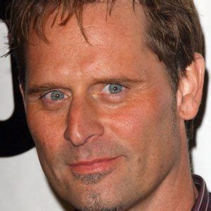 Jeffrey Nordling Net Worth