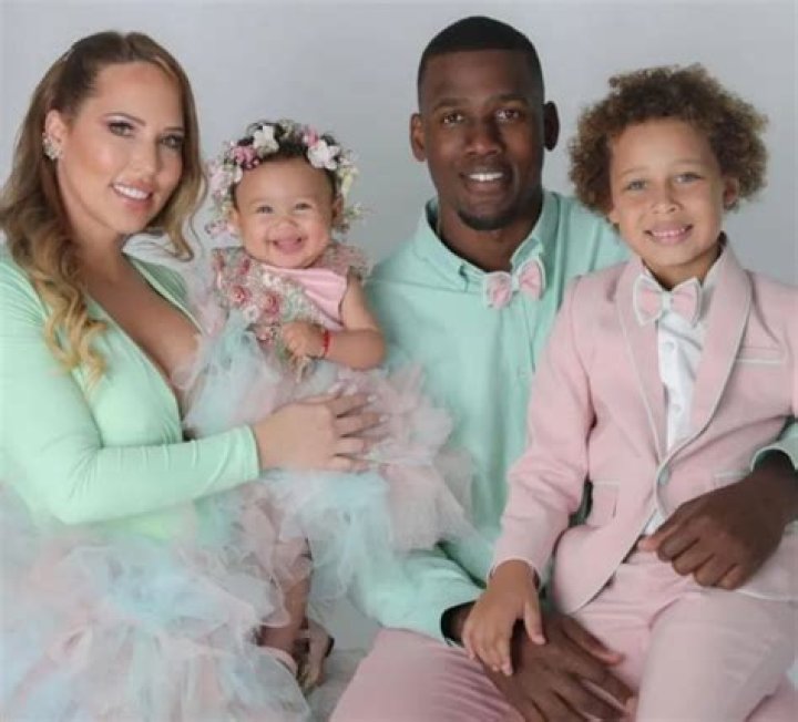 
Jorge Soler is Married to Wife: Leydis Serrano. Kids 