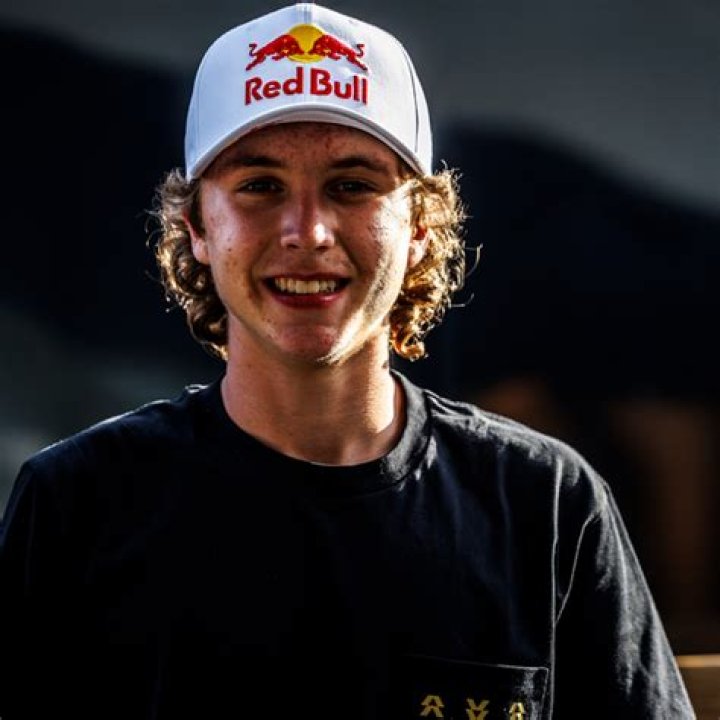 Kasir Goldston Height, Weight, Net Worth, Age, Birthday, Wikipedia, Who, Nationality, Biography