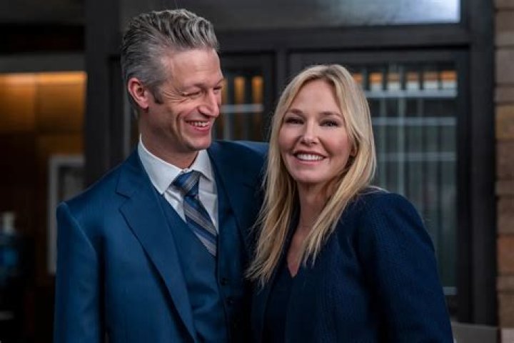 
Kelli Giddish Is ‘Overwhelmed’ by ‘SVU’ Fans’ Support After Her Exit, Says Her Tears on Screen Were Real 