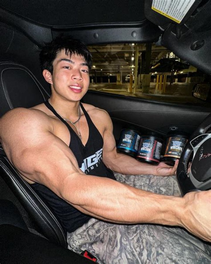 
Kelly Yu Height, Weight, Net Worth, Age, Birthday, Wikipedia, Who, Nationality, Biography 