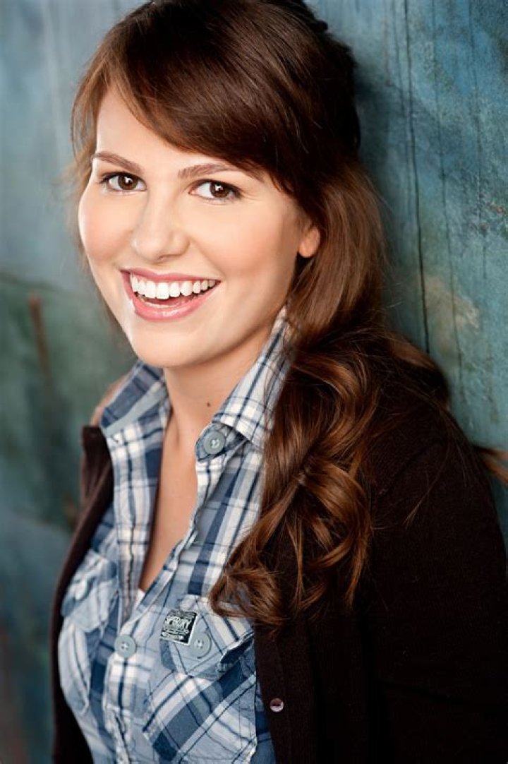 Lisa Bronwyn Moore Net Worth