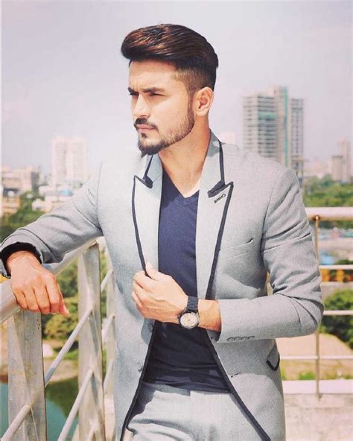 
Manish Pandey Height, Weight, Net Worth, Age, Birthday, Wikipedia, Who, Nationality, Biography 