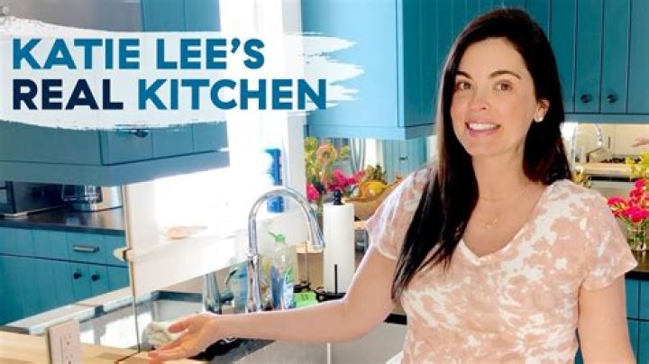 Many Believe That Katie Lee From The Kitchen Is Pregnant Again, Baby Bump True or Just A Confusion?