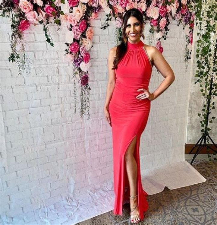 Mary Ours KDKA: Bio, Age, Birthday, Husband, Wedding, Bathing Suit and Salary