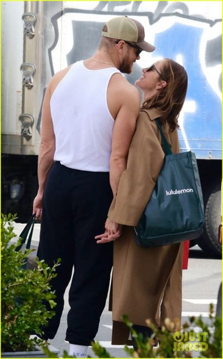 Minka Kelly: Boyfriend, net worth, tattoos, smoking & body measurements