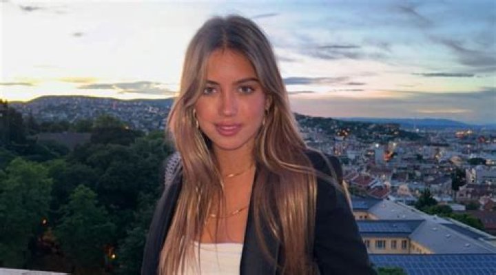 
Sheila Twin Height, Weight, Net Worth, Age, Birthday, Wikipedia, Who, Nationality, Biography 