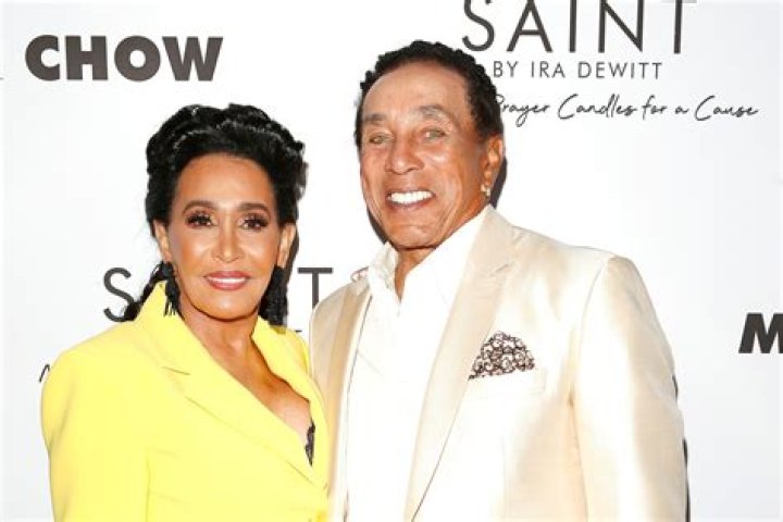 Smokey Robinson’s Net Worth, Age, Height, Weight, Wife, Kids, Bio-Wiki