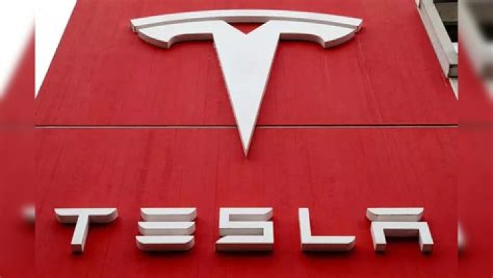 
Tesla not recalling 1.1 mn cars, only issuing a tiny software update: Musk (Ld) 