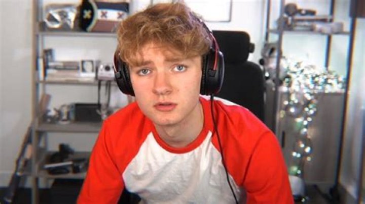 Tommyinnit Net Worth: Details About Income, Minecraft, Twitch, Youtube - SarkariResult