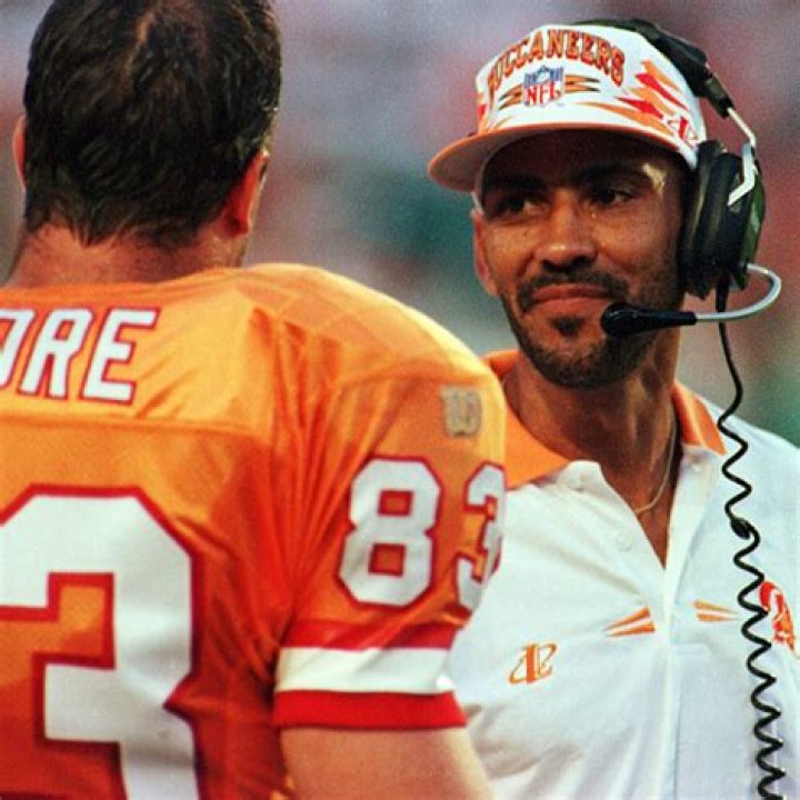 Tony Dungy Height, Weight, Net Worth, Age, Birthday, Wikipedia, Who, Nationality, Biography