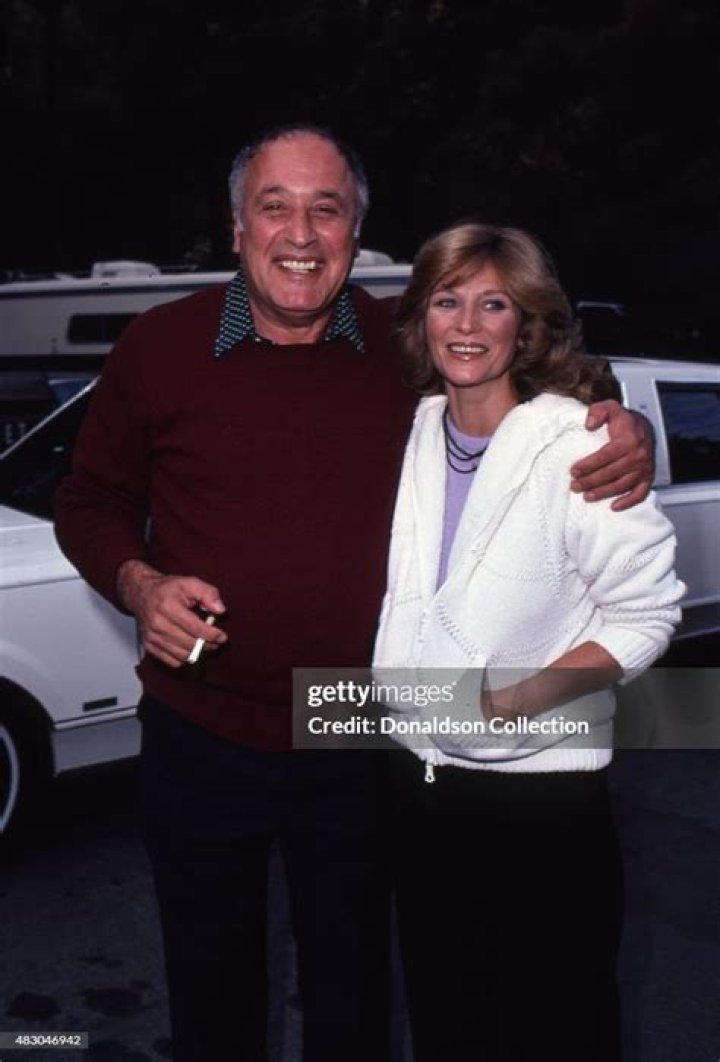 Vic Tayback Net Worth, Income, Salary, Earnings, Biography