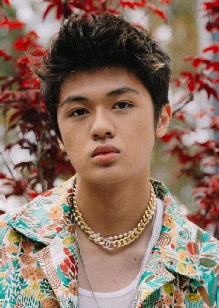 Warren Hue Height, Weight, Net Worth, Age, Birthday, Wikipedia, Who, Nationality, Biography