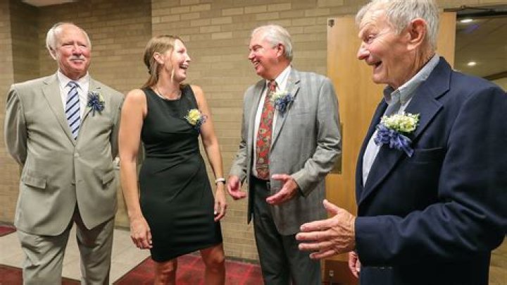 
Who Are Chuck Vrabel and Herma Beamer? Mike Vrabel Parents Family And Net Worth 