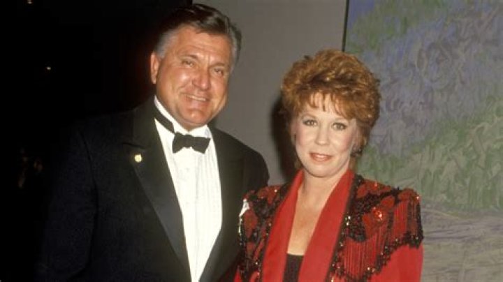 Who Is Al Schultz Vicki Lawrence Husband? Age Gap Net Worth & Kids