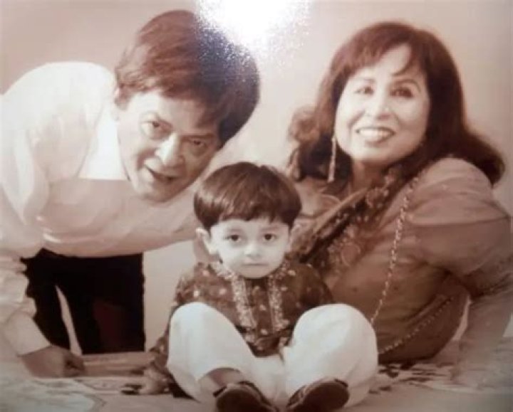 
Who Is Qavi Khan Wife Naheed Qavi? Pakistani-Canadian Actor Family And Net Worth Before Death 