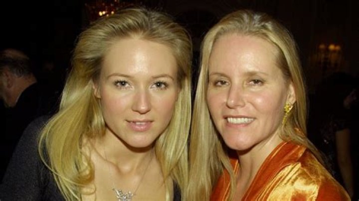 Who Is Singer Jewel Kilcher Mother Lenedra Carroll? Did She Steal Money?