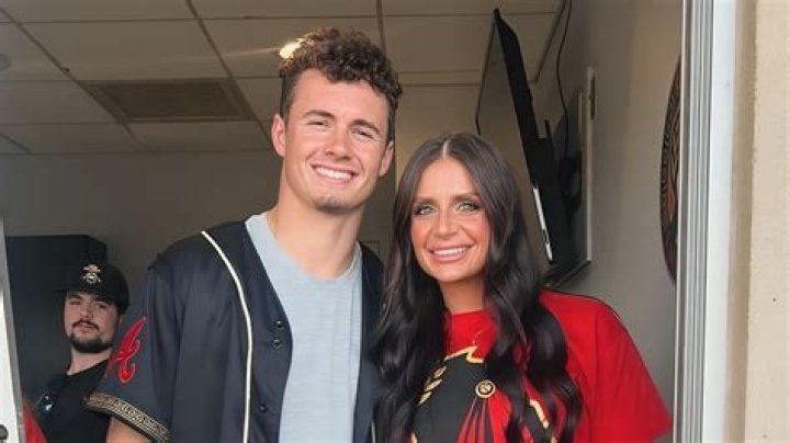 Who Is Sydney Horne? Ladd Mcconkey Girlfriend Wikipedia And Age